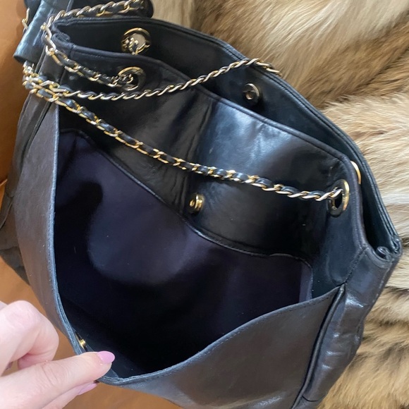 Black genuine lambskin leather medium size quilted with chain shopping tote - Picture 3 of 16